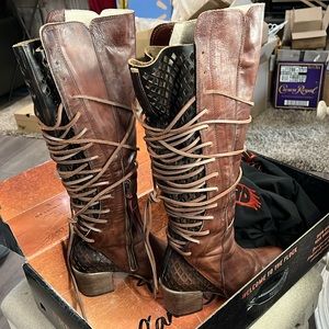 Freebird Carver tan size 11